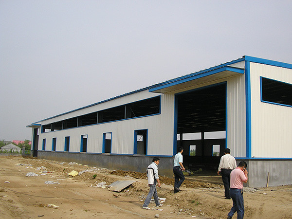Wide Span Steel Structure Warehouse Painted Galvanized Surface Treatment